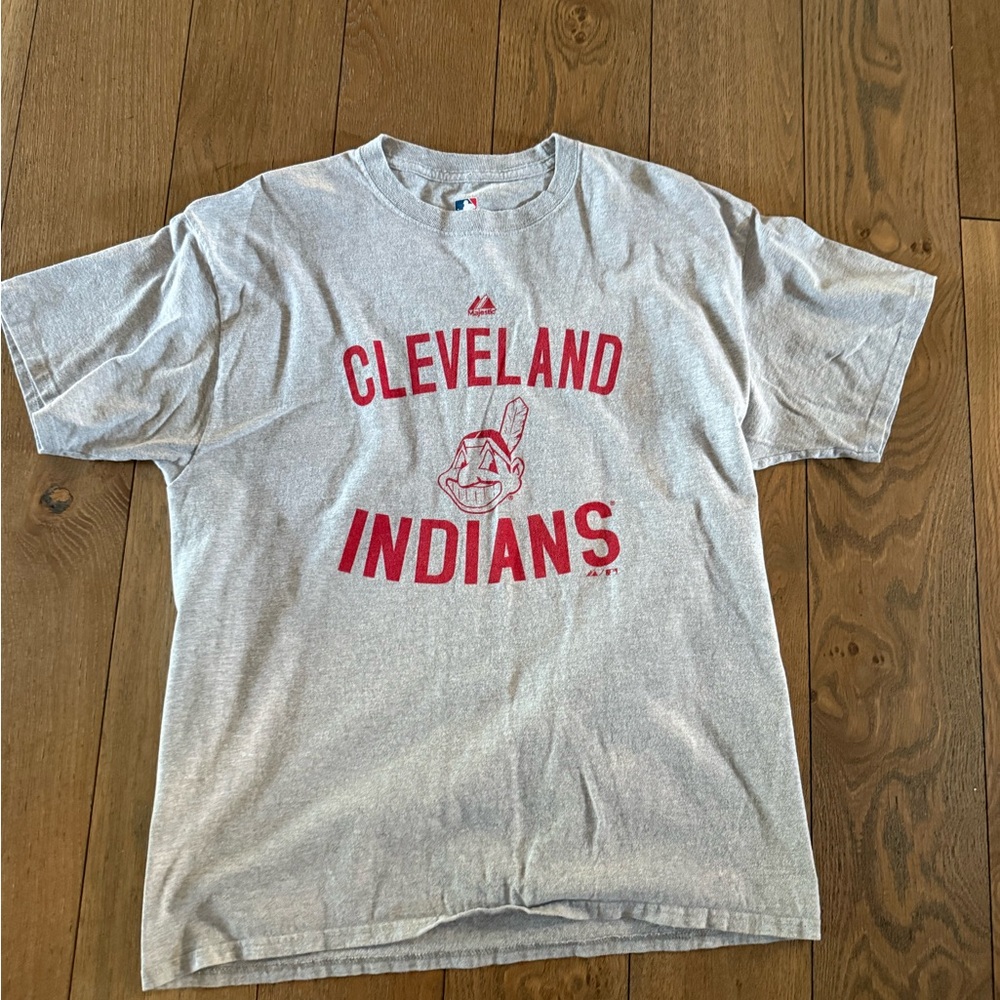 Vintage MLB Cleveland Indians Gray T-Shirt with Red Logo